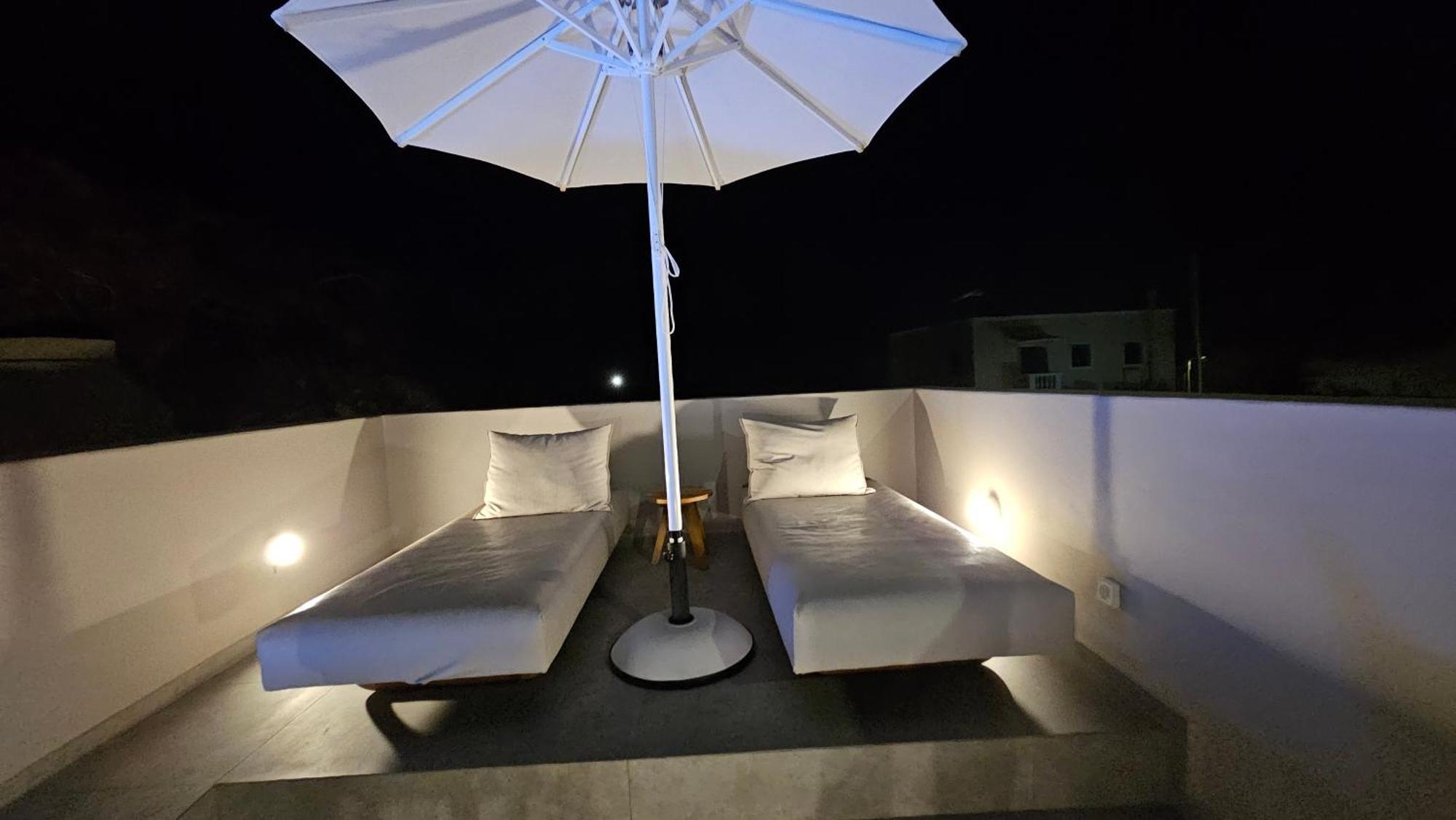 Petroma Cave Suites Vourvoulos Номер фото